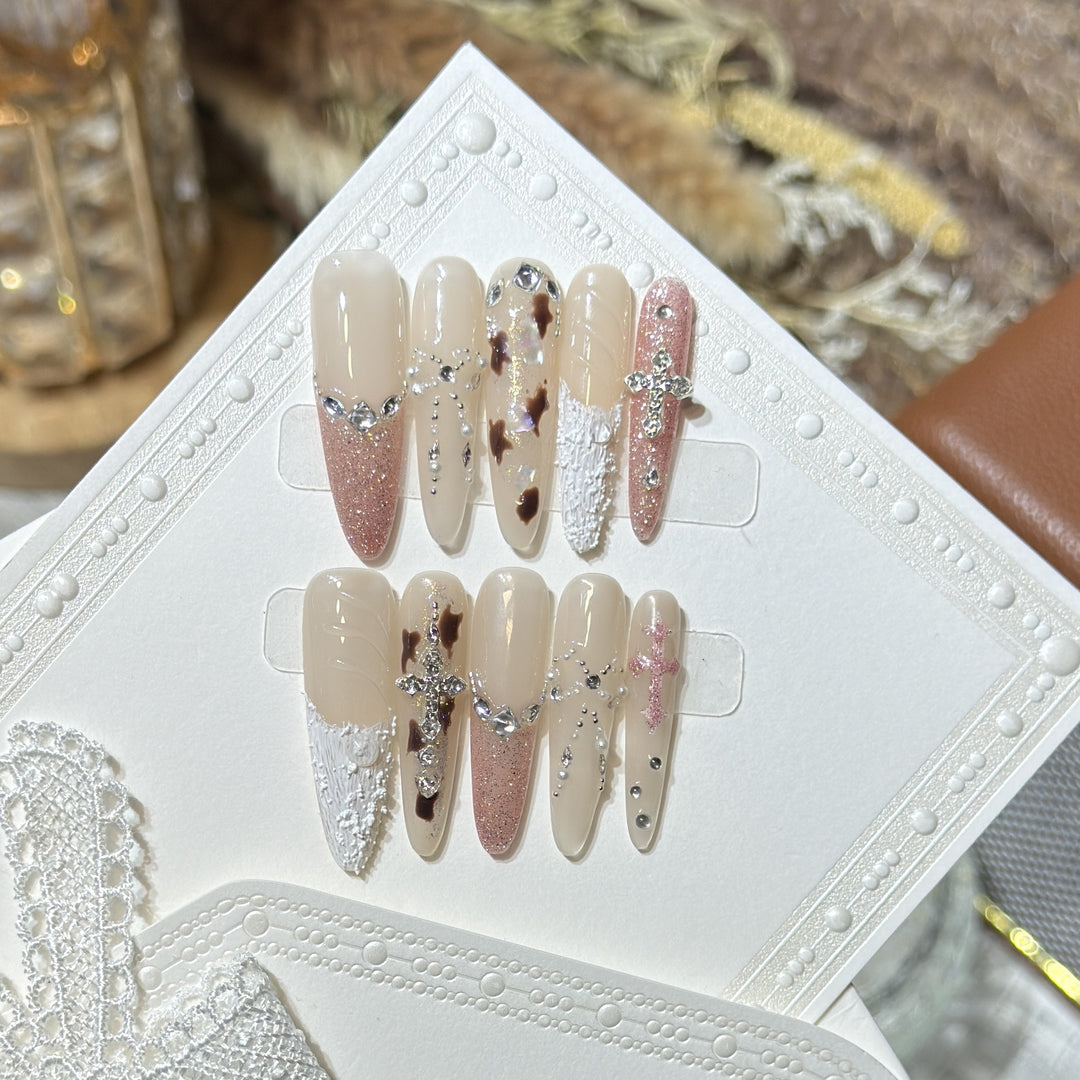 Glamorous Press-On Nail Art Kit with Innovative Design Elements Stornfield