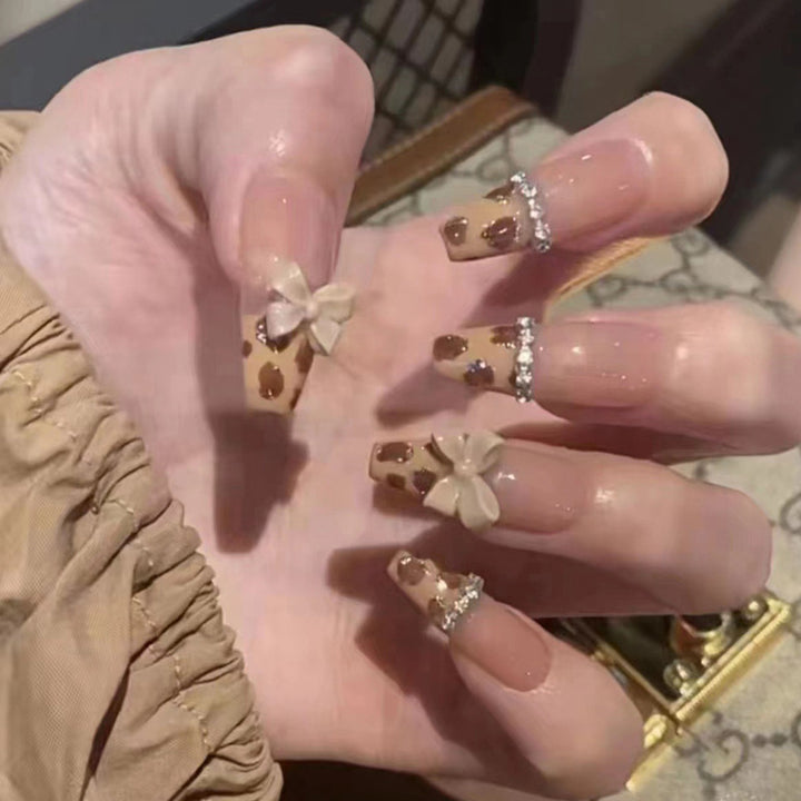 Decorative Press-On Nail Art with Elegant Black Tips Stornfield