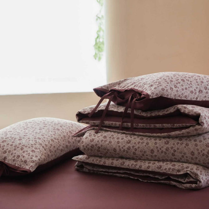 Printed Cotton Sateen Duvet Cover Set with Tie-Closure Pillow Shams and Reversible Solid Backing