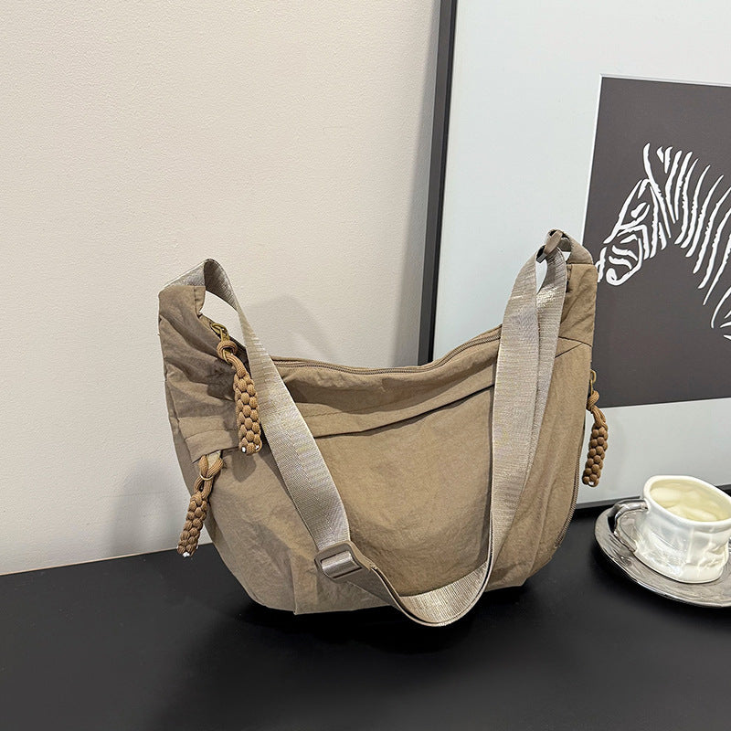 WoMulti-Pocket Lightweight Hobo Bag Stornfield