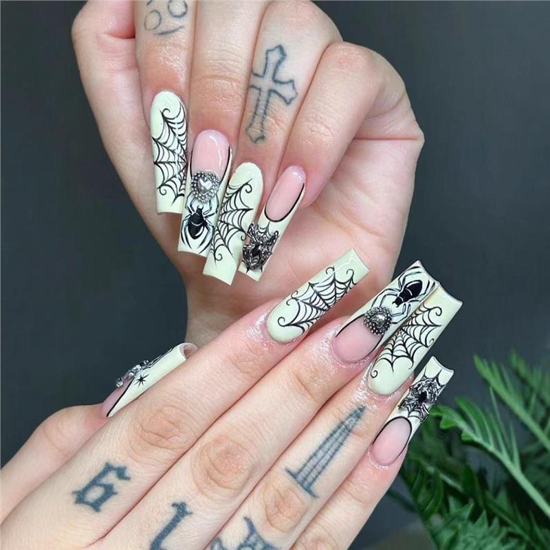 Halloween-Themed Press-On Nail Art Extensions Stornfield