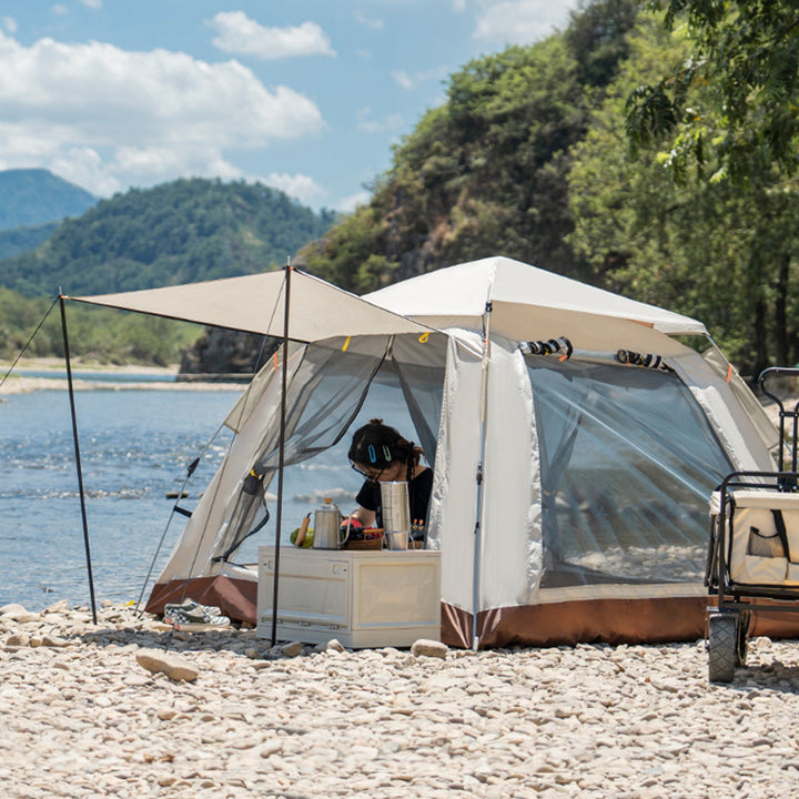 Camping tent with spacious interior and expandable sun protection Stornfield