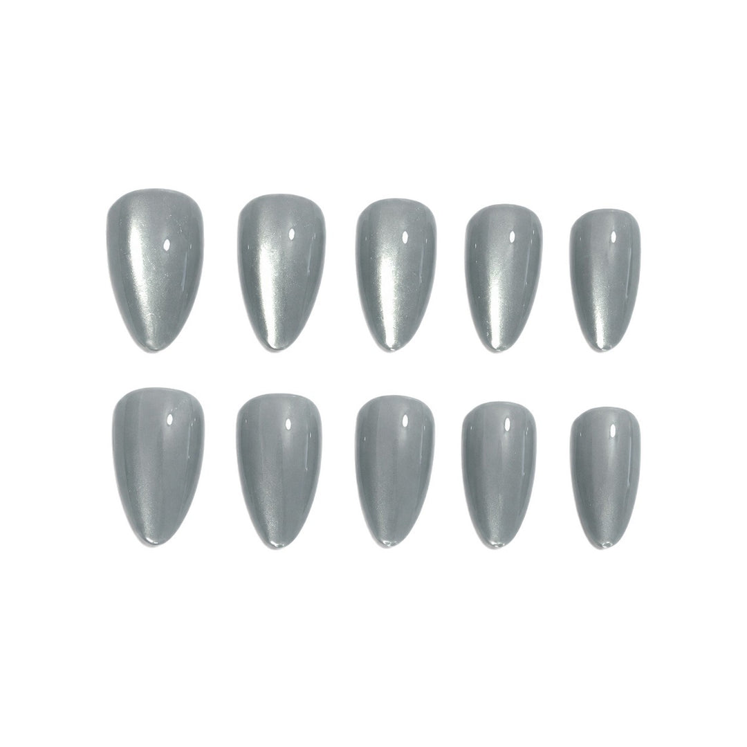 Trendy art nails with elegant gradient and high gloss finish Stornfield