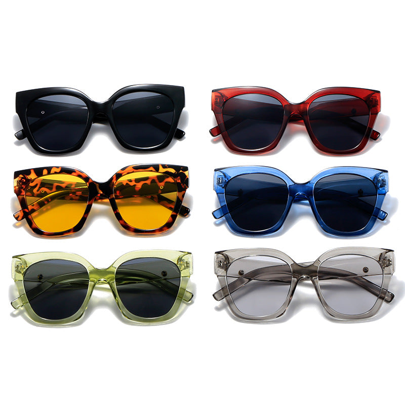 Women extravagantly designed sunglasses Stornfield