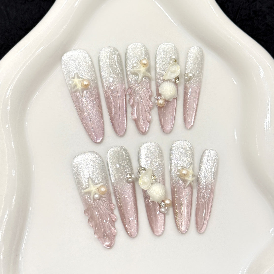 Decorative Press-On Nail Art Set with Ocean-Inspired Shell and Pearl Accents