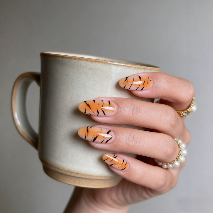 Detailed Tiger-Print Nail Art Stornfield