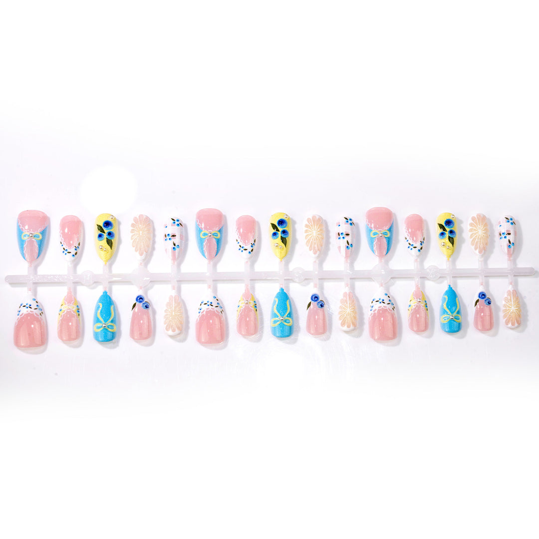 Artistic 3D Decorative Press-On Nail Set