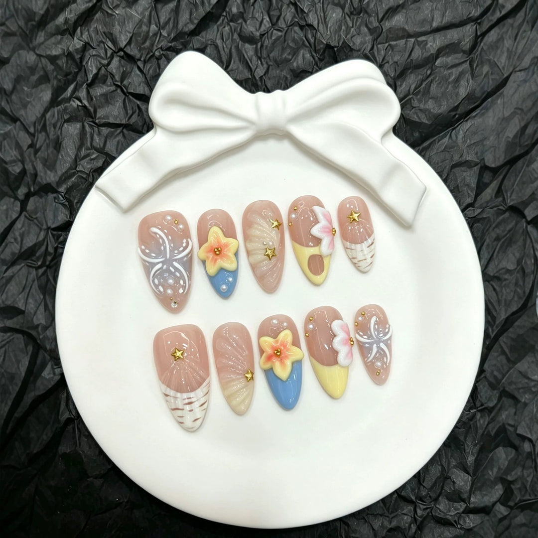 Decorative Press-On Nail Art Set with Floral and Metallic Accents
