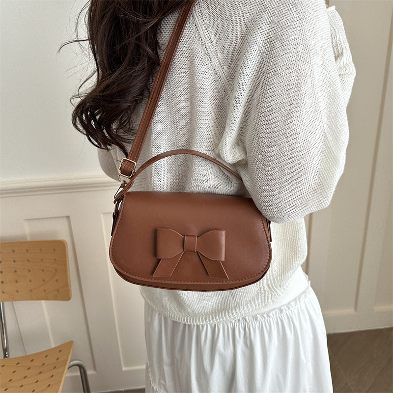 Elegant Bow-Detail Crossbody Bag