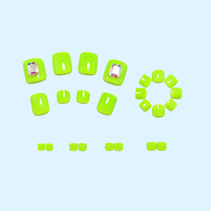 Toenails with glittering 3D applications Stornfield