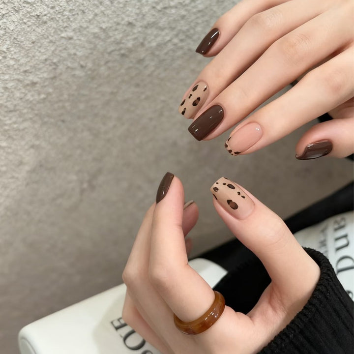 Decorative Press-On Nail Art Set with Unique Leopard Patterns