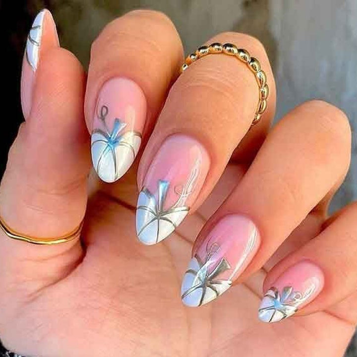 Artful Ghost-Themed Press-On Nails Stornfield