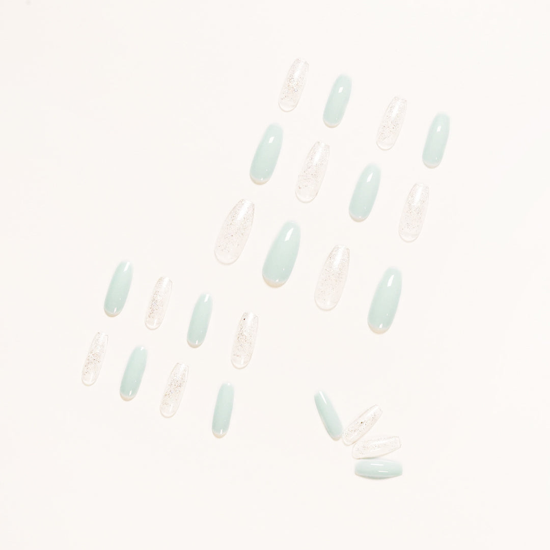 Elegant Nail Art with Glamorous Effects Stornfield
