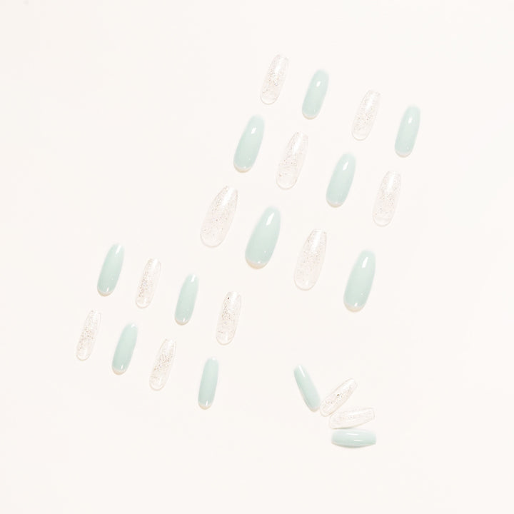 Elegant Nail Art with Glamorous Effects Stornfield