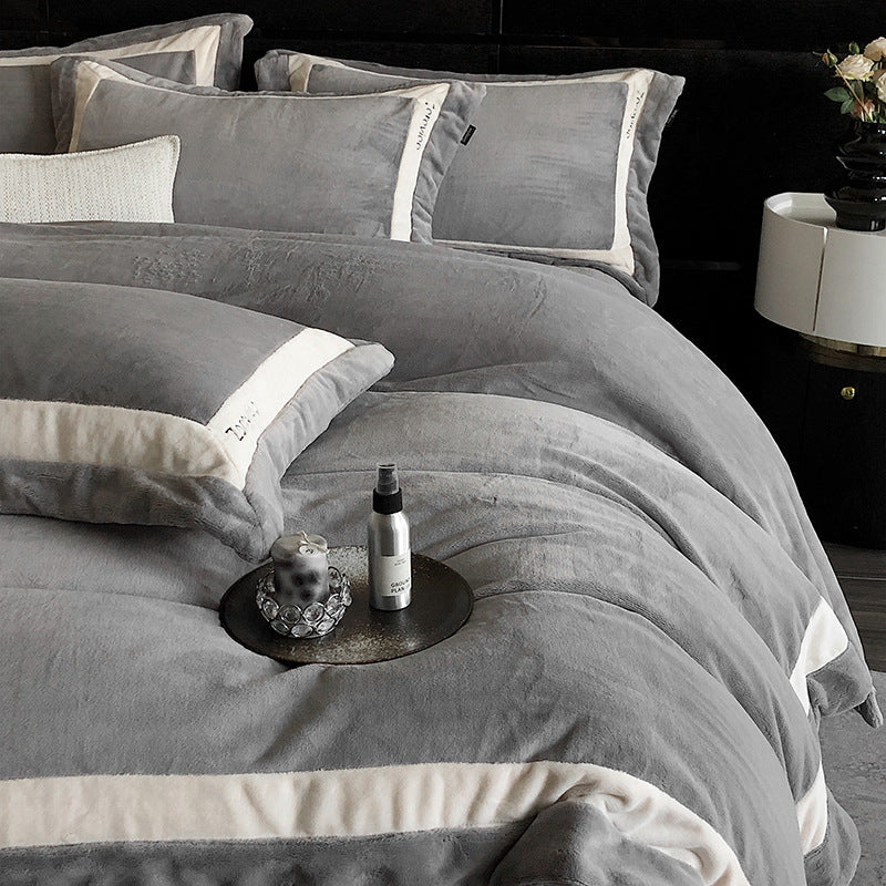 Luxury bedding set made of cotton satin with contrasting trim