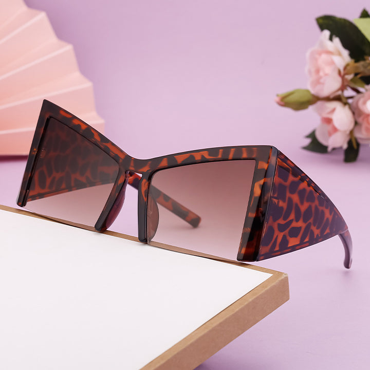 Women's futuristic sunglasses with striking angular frame Stornfield