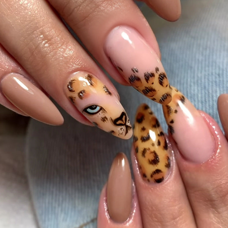 Creative Nail Art Set with Leopard Design and Glamorous Accents Stornfield