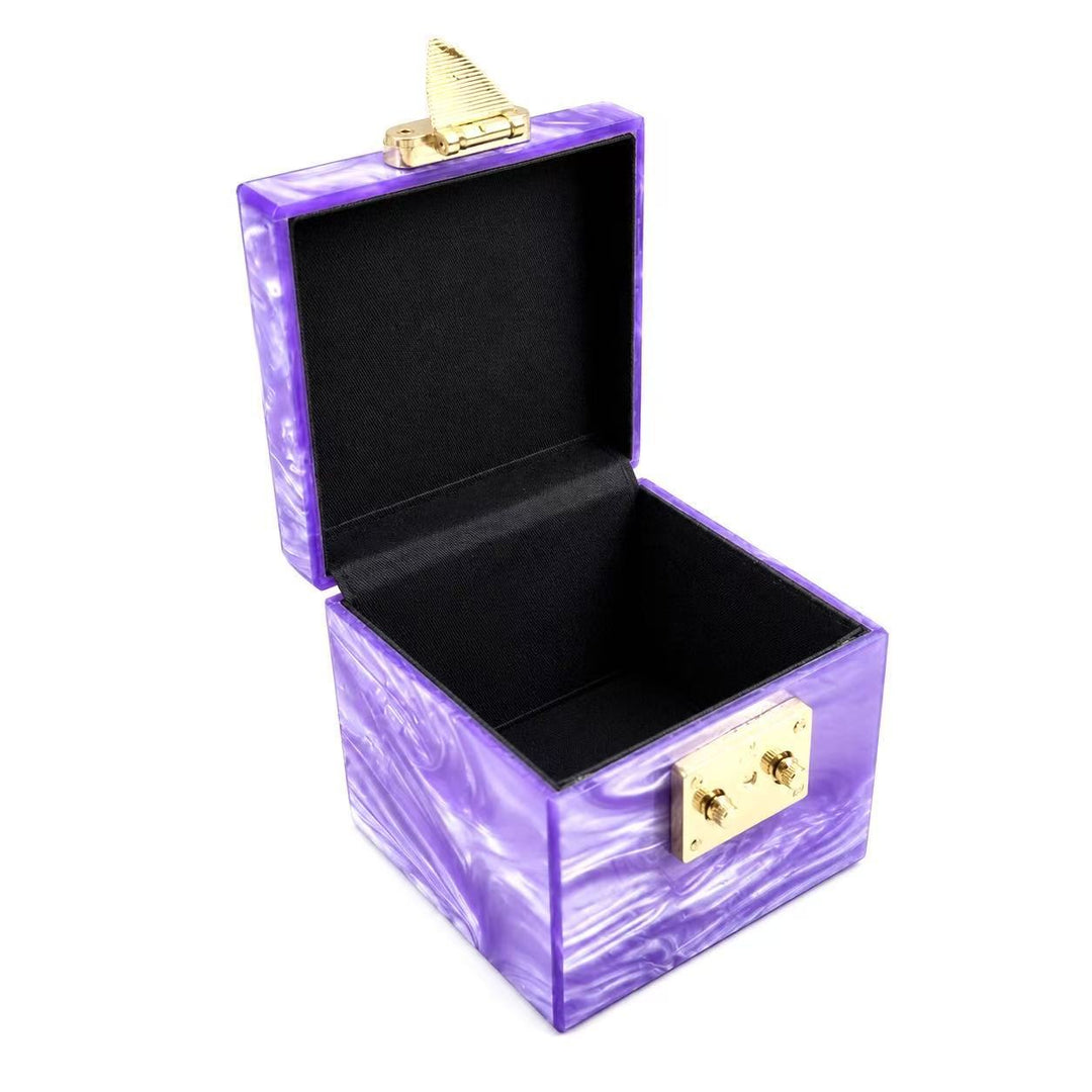 Artistic Box Clutch
