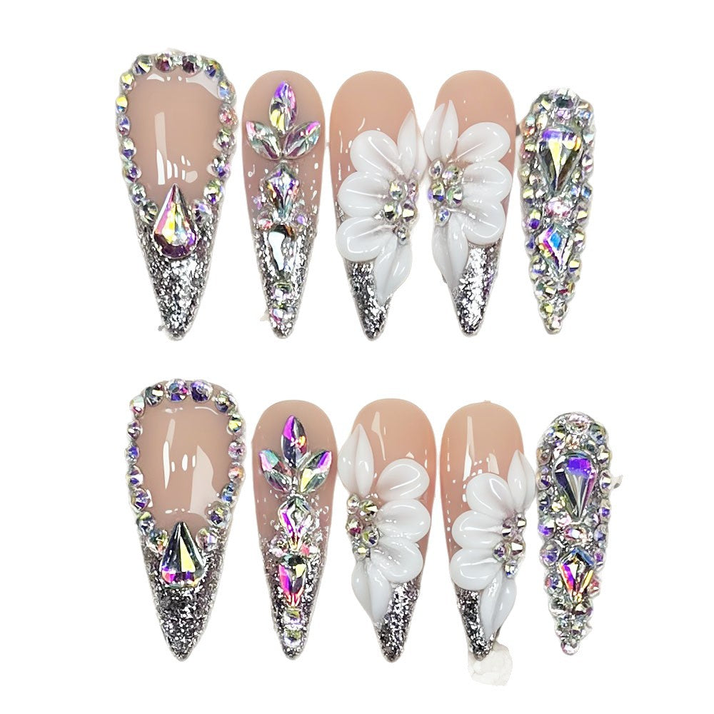 Luxe Glittering Press-On Nail Art