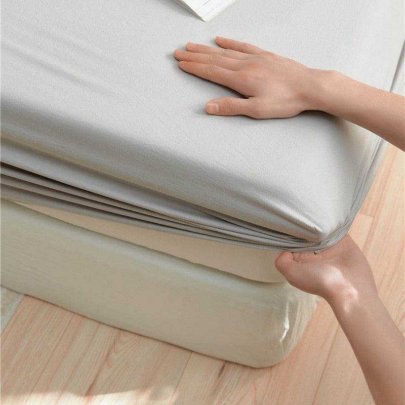 Elastic fitted sheet made of cotton jersey with extra deep pocket and all-around elastic