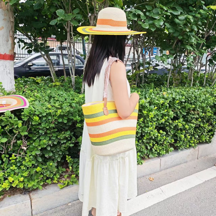 Summery beach bag and sun hat Stornfield