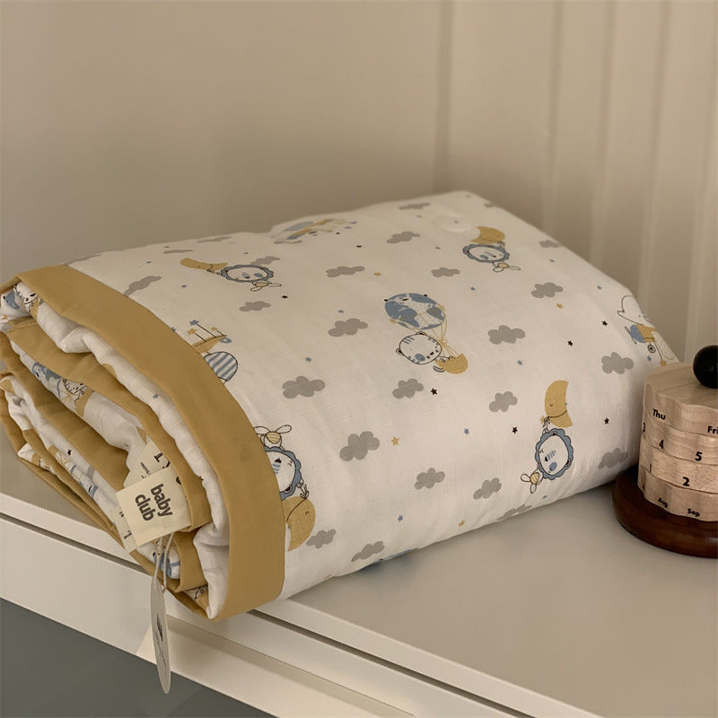 Soft muslin baby blanket with teddy design and double-layered gauze