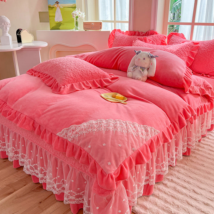 Luxurious Floral Ruffled Quilted Comforter Set