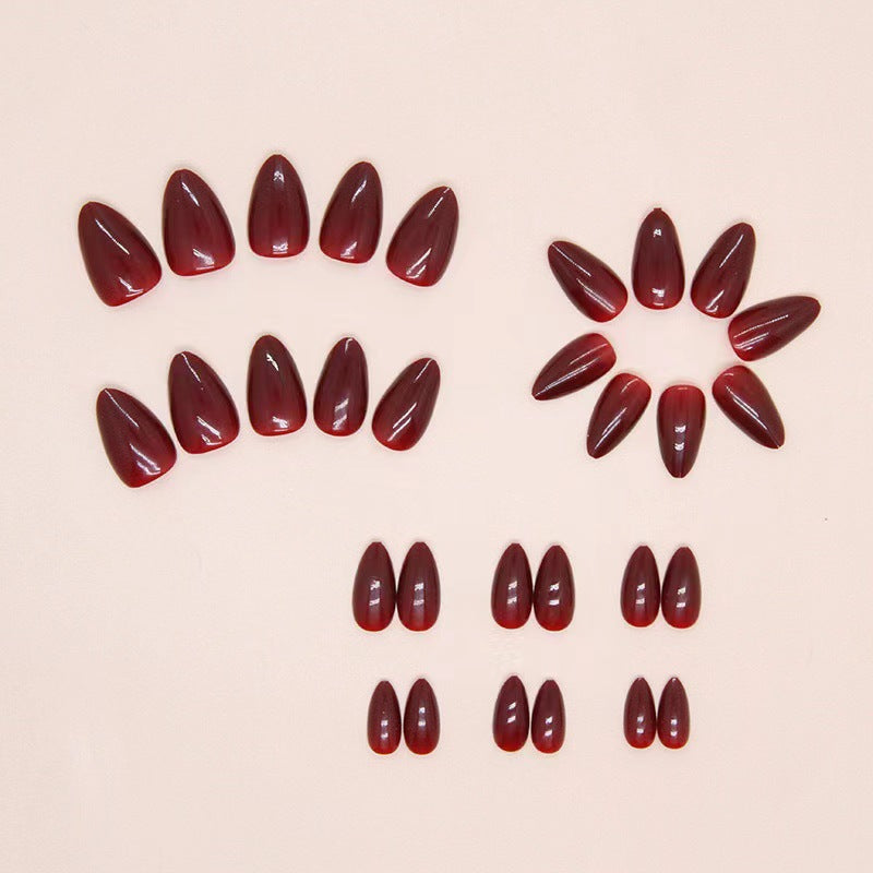 Artificial nail set with elegant pointed shapes Stornfield