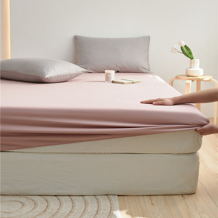 Elastic fitted sheet made of cotton jersey with extra deep pocket and all-around elastic