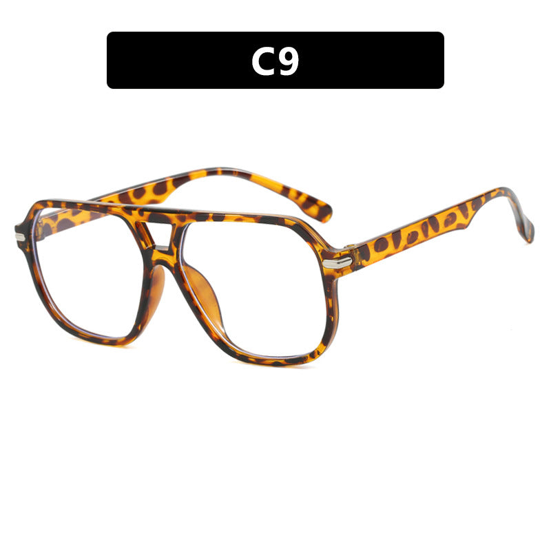 Women's fashionable sunglasses with protective UV filter and stylish lenses Stornfield
