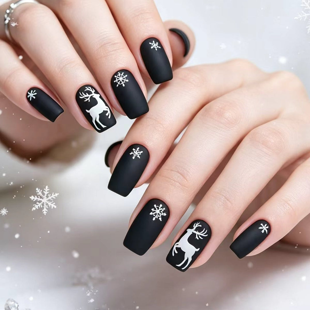 Artistic Holiday-Themed Nail Art Stornfield