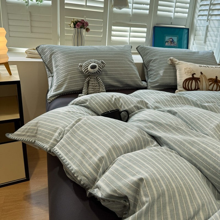 Lightweight Checkered Bedding Set