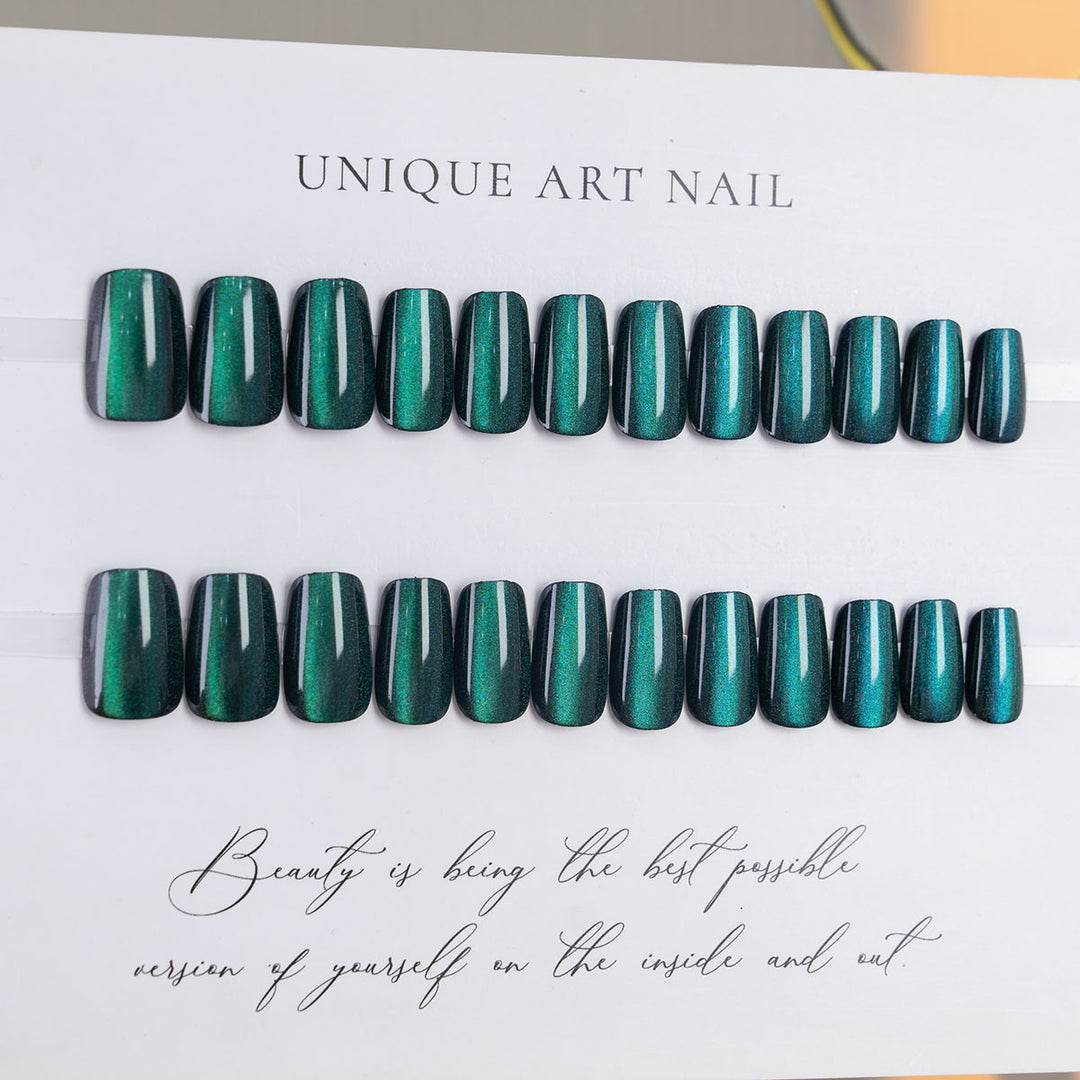 Elegant Press-On Nail Set with Shimmering Finish