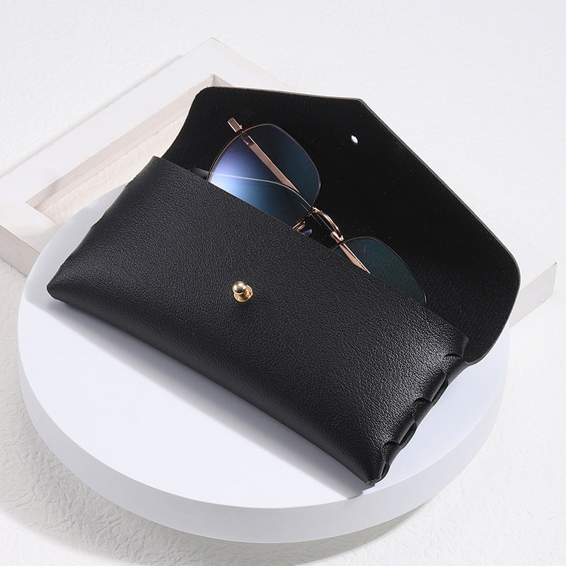 Elegant Phone Case in Minimalist Leather Design Stornfield