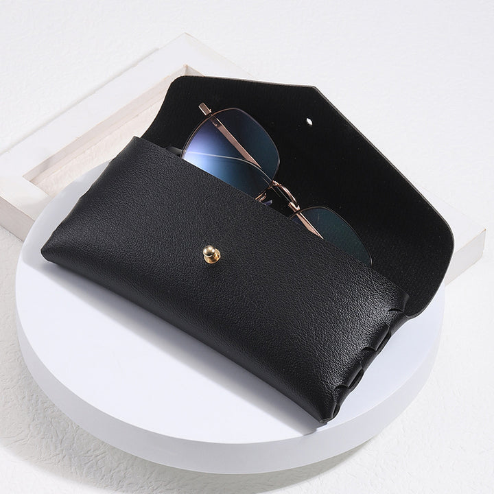Elegant Phone Case in Minimalist Leather Design Stornfield