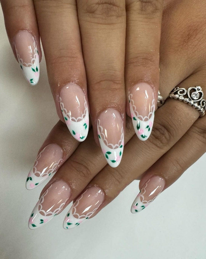 Elegant Floral Accent Press-On Nails Stornfield