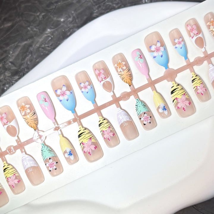 Decorative Floral-Themed Press-On Nail Art Set