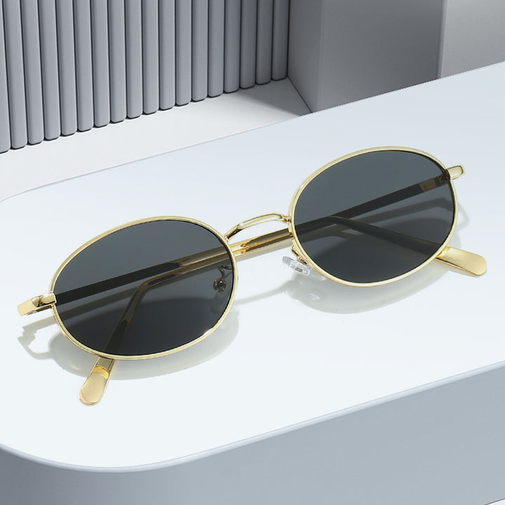 Women's Retro-inspired Sunglasses Stornfield