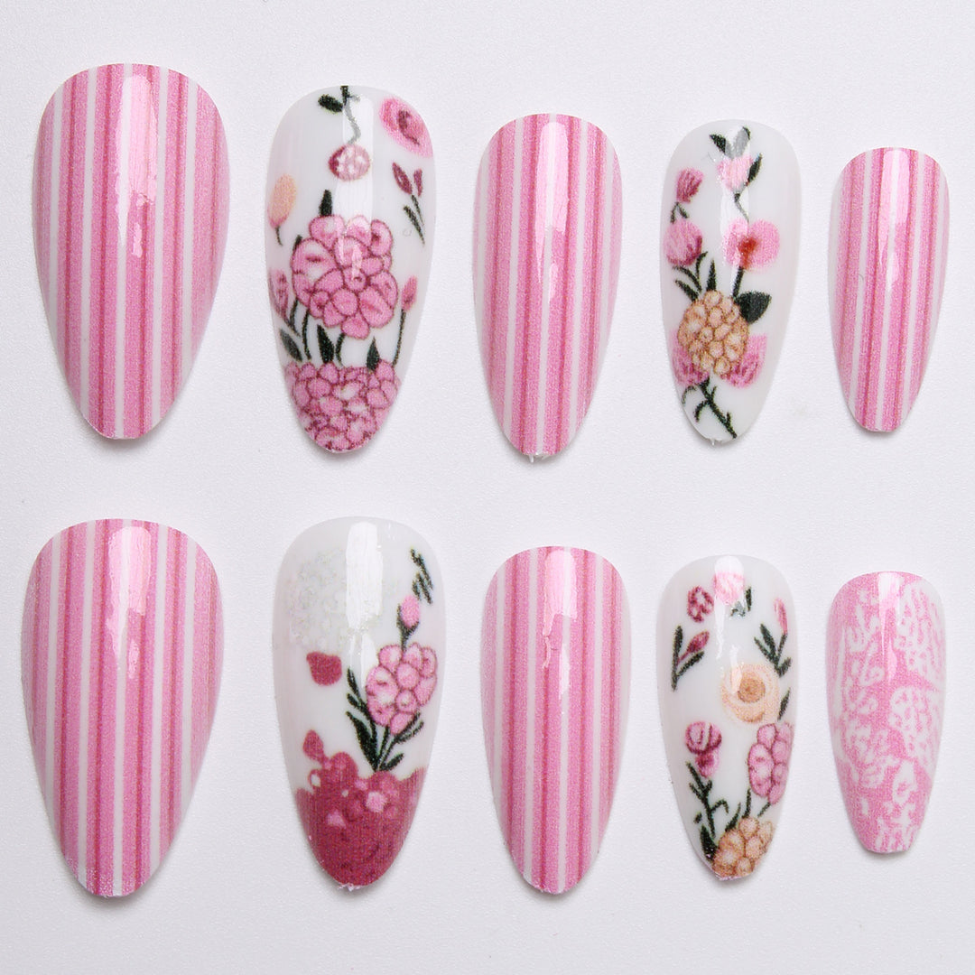 Artificial nails with floral 3D decorations Stornfield