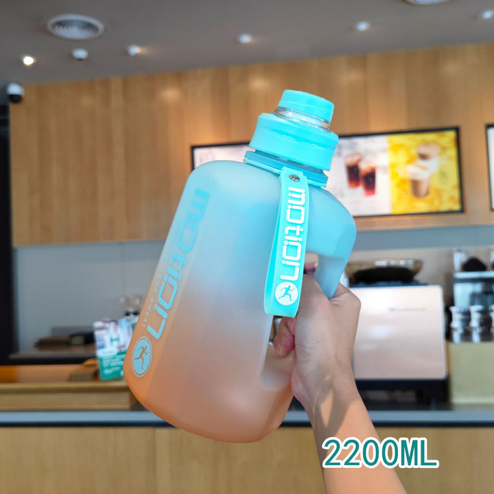Women’s beverage container with large volume Stornfield