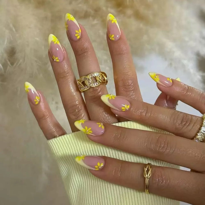 Artificial Nail Set with Floral Accents Stornfield