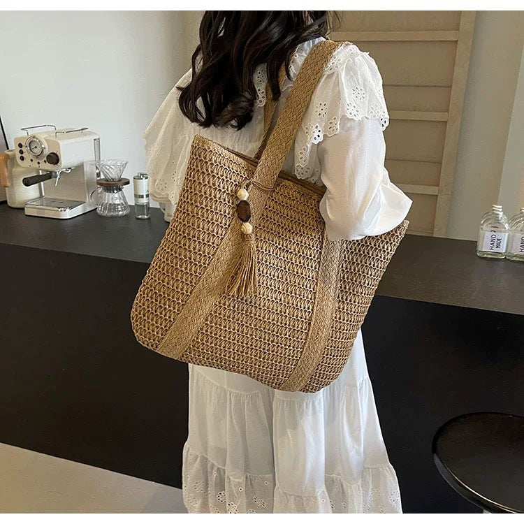 Spacious beach bag with unique woven design Stornfield