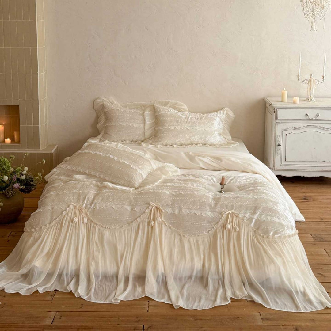 Romantic bedding set with ruffles, lace and pleats
