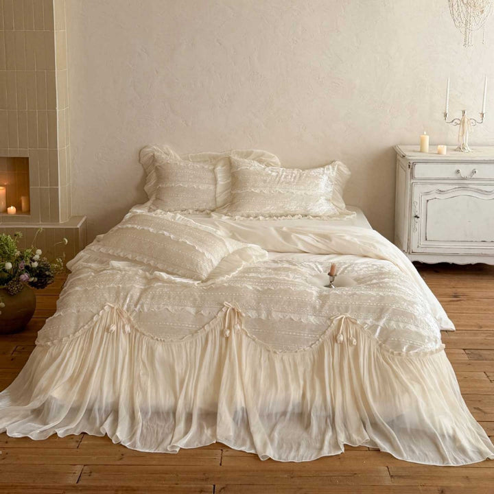 Romantic bedding set with ruffles, lace and pleats
