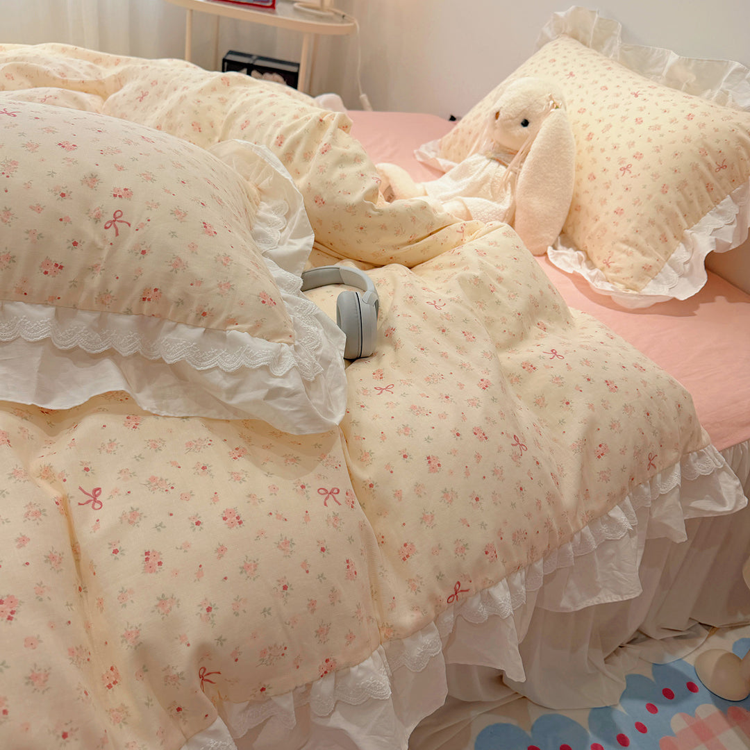 Luxurious cotton bedding set with ruffle and delicate floral print