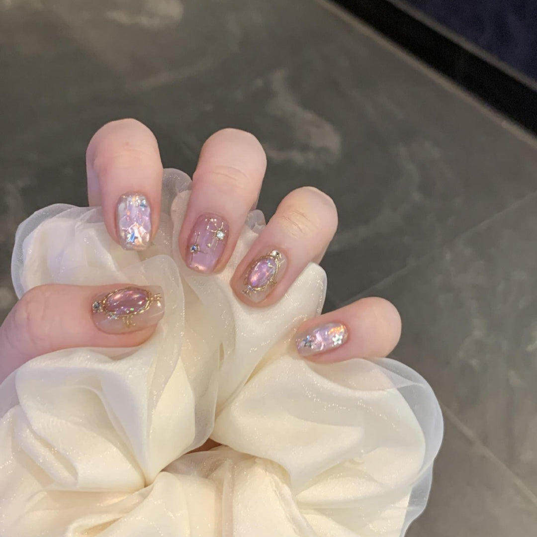 Glamorous nail art with glitter effect Stornfield