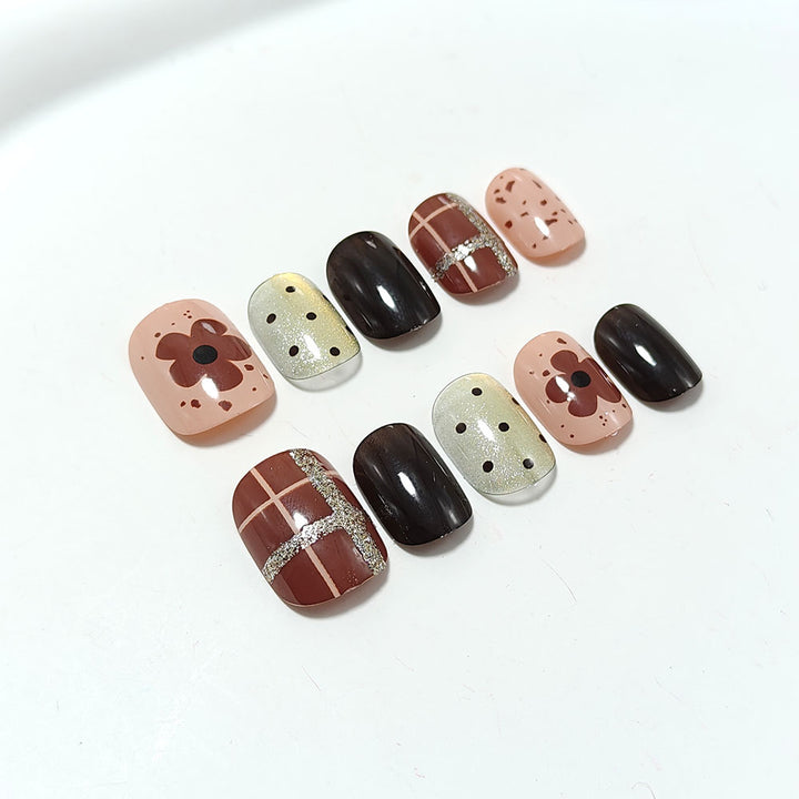 Art Nails in Creative Vintage Design Stornfield