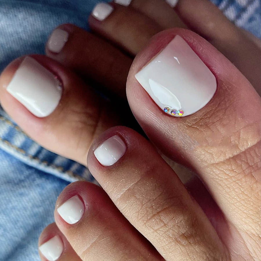 Nail art set with elegant glitter accents Stornfield