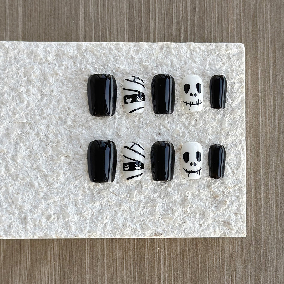 Halloween-Themed Press-On Nail Set