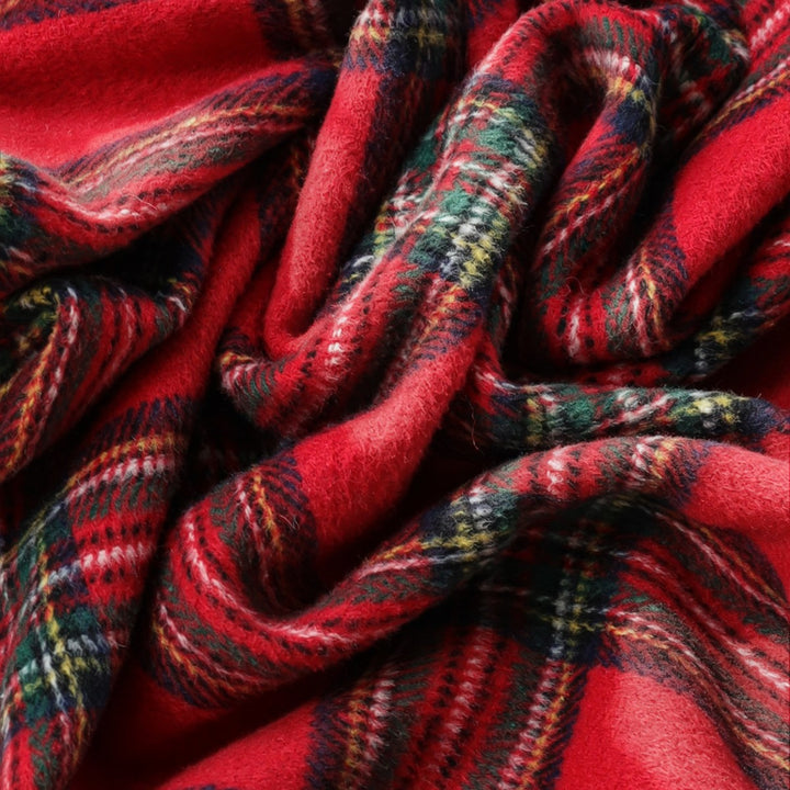 Cozy pillow in check pattern